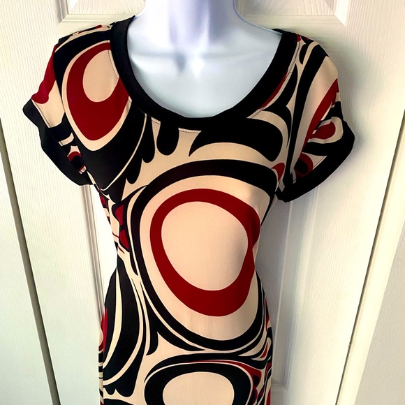 Sleek and flattering dress. Gorgeous colors. Size 8 🖤♥️🖤♥️ - Picture 3 of 10